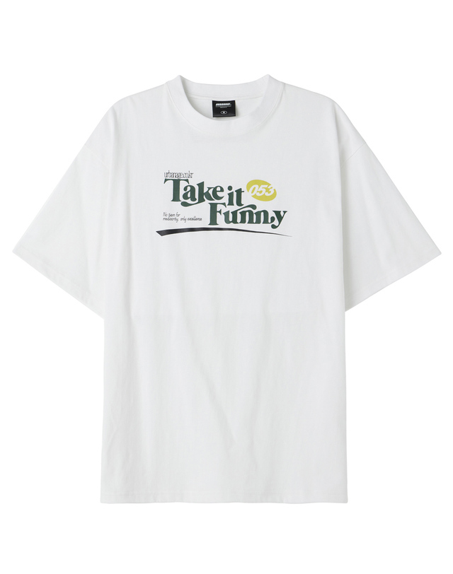 어반에이지 Take It Funny 053 오버 반팔_화이트 착용컷