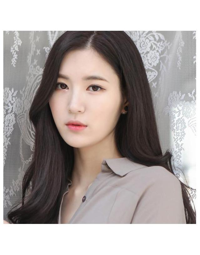제이로렌 제이로렌 0M01628 블랙장미 투웨이 진주귀걸이 착용컷