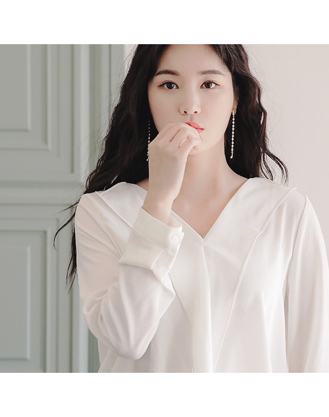 제이로렌 제이로렌 에메랄드 큐빅 진주 드롭 귀걸이 M02347 착용컷