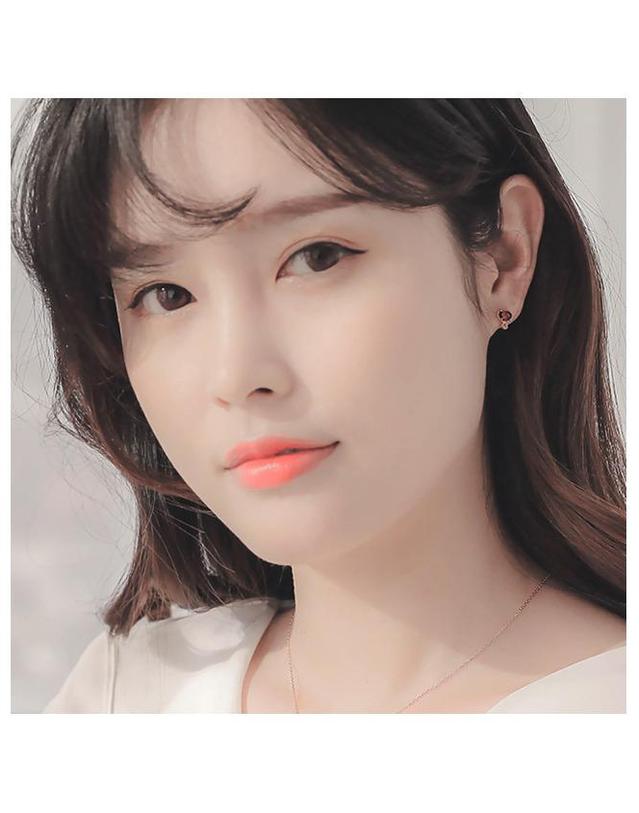 제이로렌 제이로렌 03M02962 가넷 시트린 로즈골드 실버귀걸이 착용컷