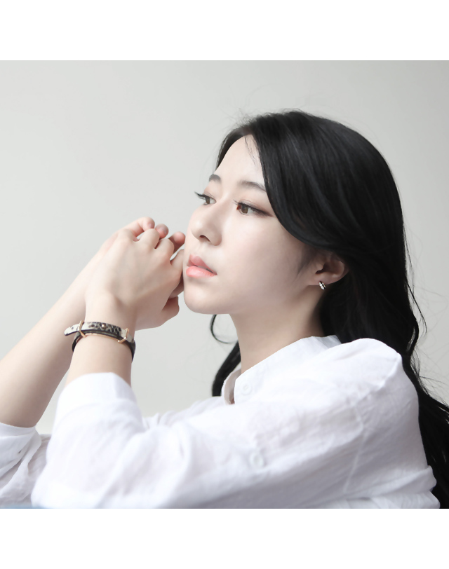 제이로렌 제이로렌 모던 스타일 골드 천연 가죽 팔찌 B0604_22 착용컷