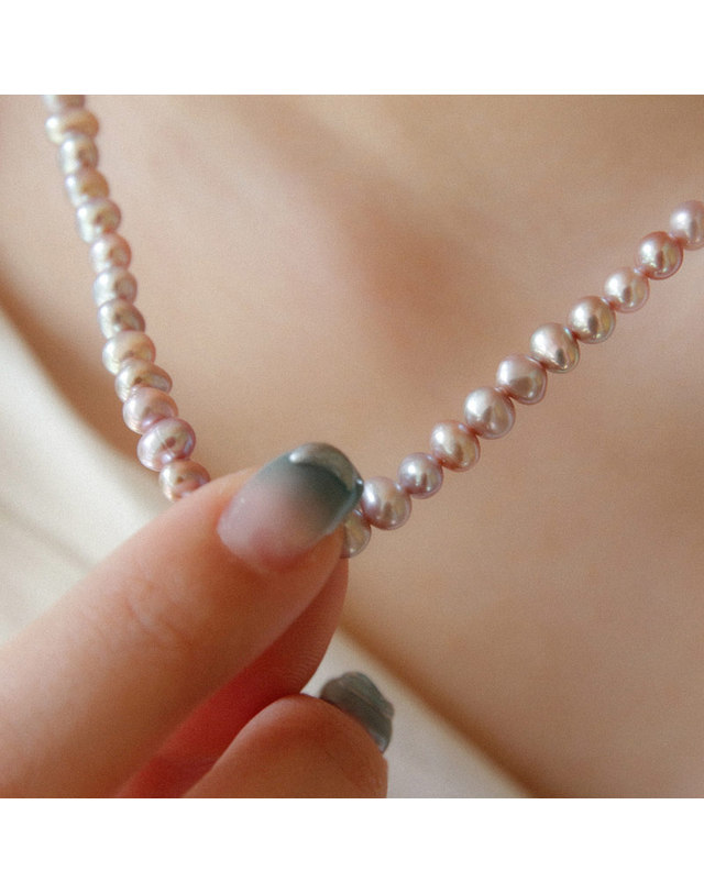 바이데이지 바이데이지 라이트 퍼플 4.5mm 담수 진주 목걸이 Bn0498 착용컷