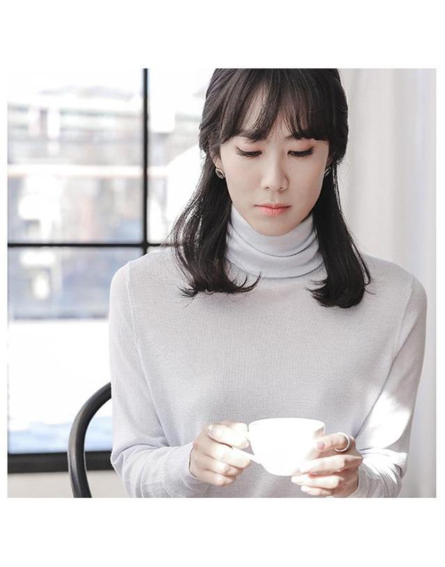 바이데이지 바이데이지 01BE0005 고급 자개 순은 실버 귀걸이 착용컷