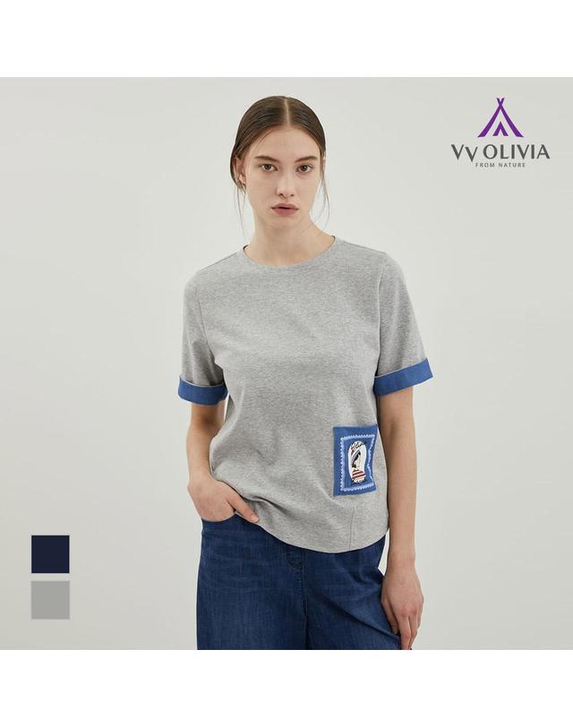올리비아로렌 우븐프린트패치티셔츠_VVCAS4M4291 착용컷