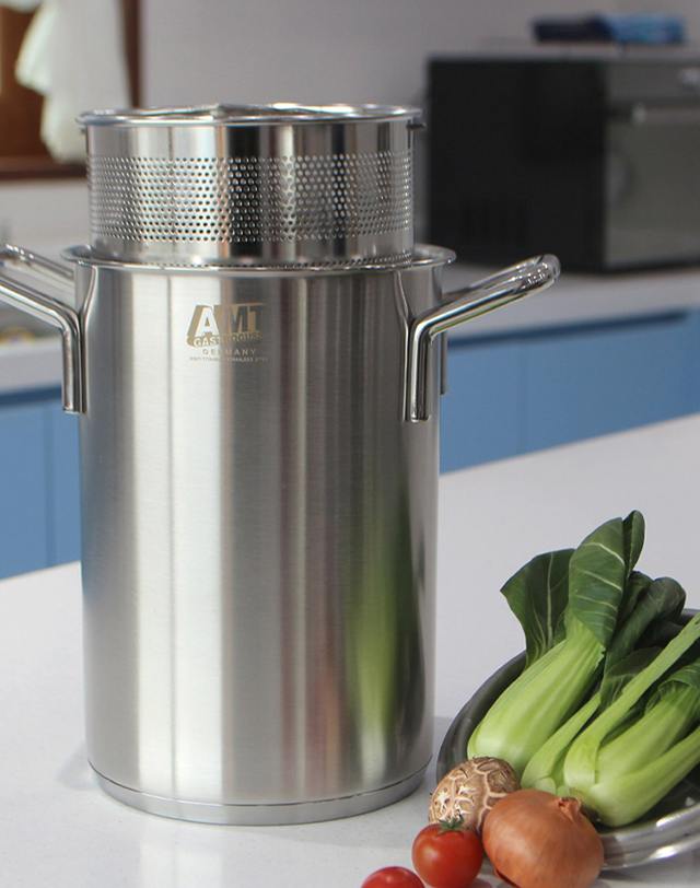 에이엠티 AMT 316Ti 통5중 샤프 파스타팟 16cm 착용컷