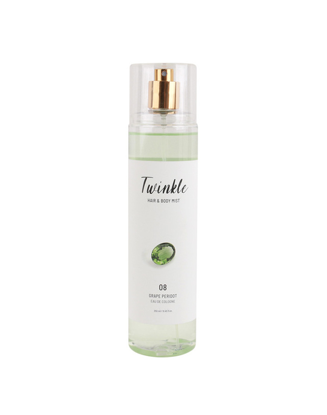 푸드어홀릭 (1+1)푸드어홀릭 트윙클 그레이프페리도트 바디미스트250ml 착용컷