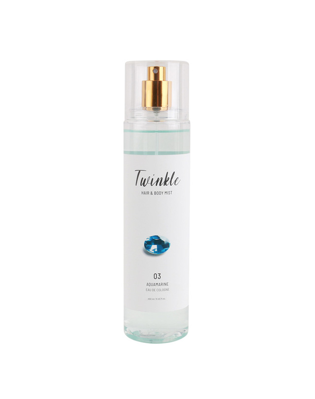 푸드어홀릭 (1+1)푸드어홀릭 트윙클 아쿠아마린 바디미스트 250ml 착용컷