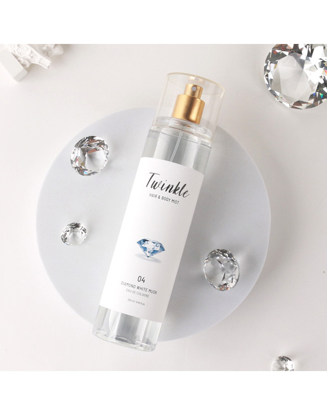 푸드어홀릭 NEW 트윙클 화이트머스크 바디미스트 250ml /퍼퓸스프레이 로맨틱 무스크 착용컷