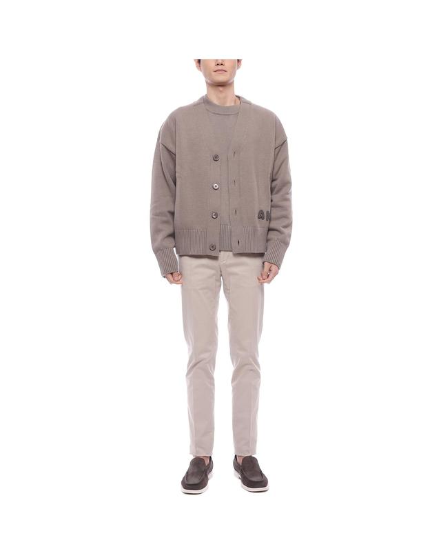 아미 25SS 남성 로고 자수 면혼방 가디건 (HKC163 KN0063 0952 M 25S) 착용컷