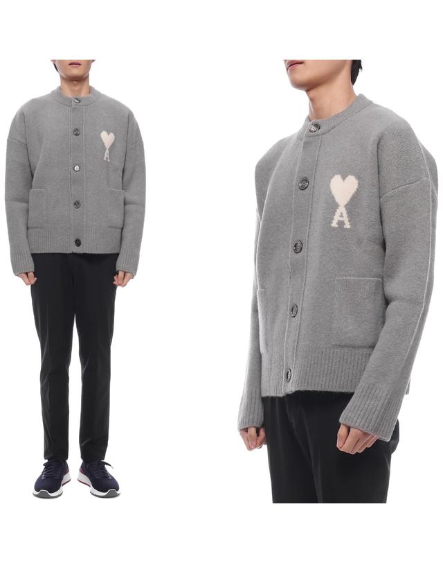 아미 25FW 남성 하트 로고 알파카 혼방 가디건 (UKC366 KN0135 058 M 25F) 착용컷
