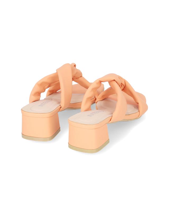 엘칸토 엘칸토 인텐스 여성 트위스트 블록 뮬 4cm LCWW02I326 착용컷
