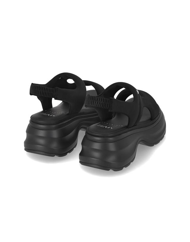엘칸토 엘칸토 마쯔 여성 쿠션 패딩 플랫폼 샌들 6cm LCWW48M626 착용컷