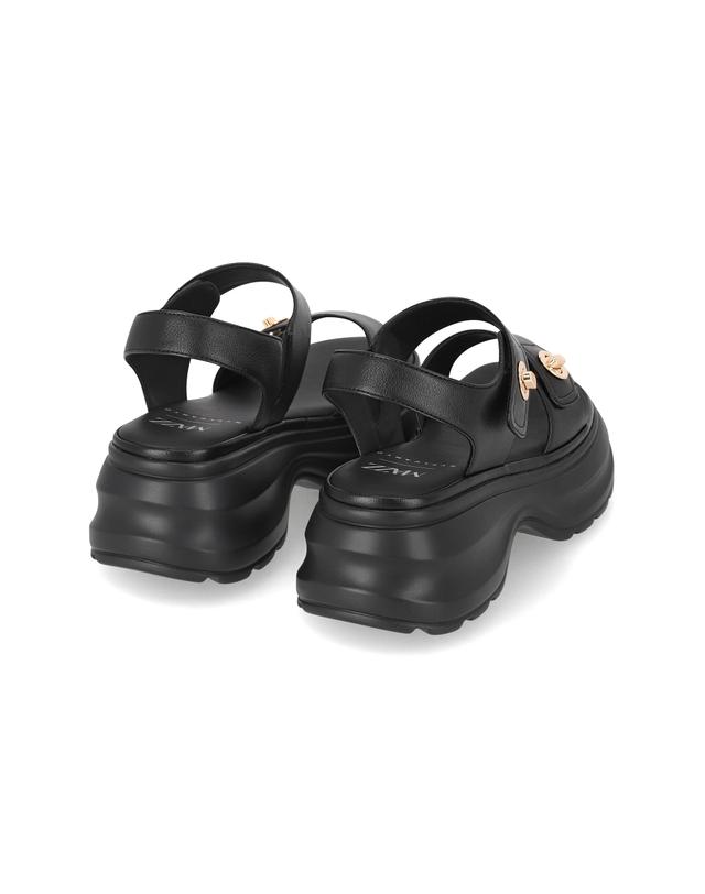 엘칸토 엘칸토 마쯔 여성 락 장식 플랫폼 샌들 6cm LCWW54M626 착용컷