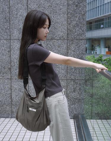 패커블 숄더 백 M Khaki