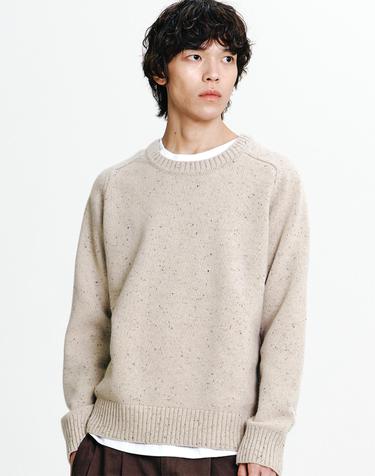 얀 포인트 라운드넥 니트 Beige