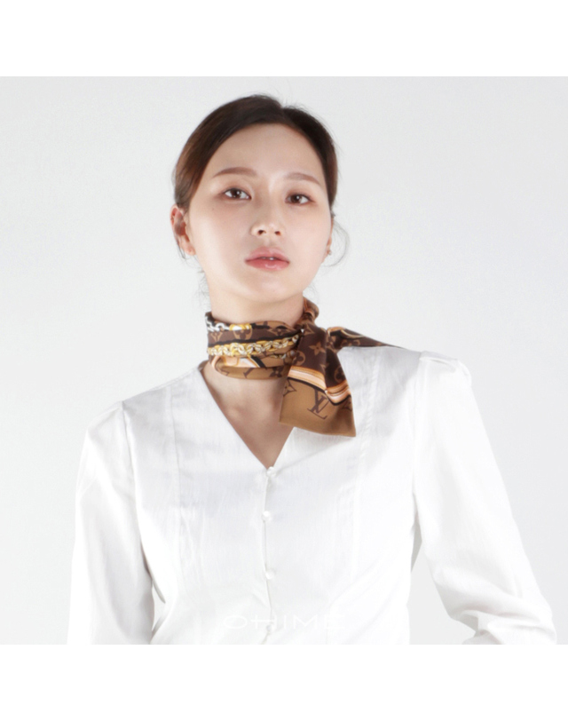 루이비통 (선물포장)(당일출고) 루이비통스카프 방도 컨피덴셜 모노그램 실크 택1 착용컷