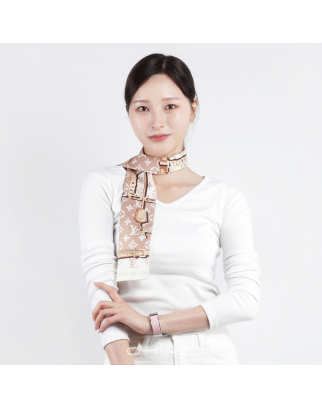루이비통 (선물포장)(당일출고) 루이비통스카프 방도 컨피덴셜 모노그램 실크 택1 착용컷