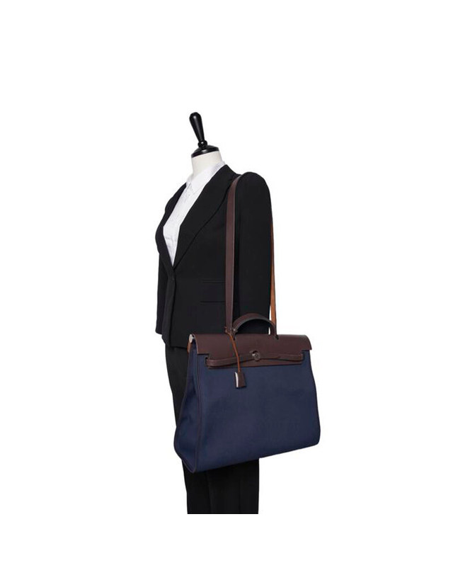 에르메스 [중고명품] [중고] 네이비 블랙 NEW ZIP 에르 GM 토트백 PC1211 BA00090 BLACK 착용컷