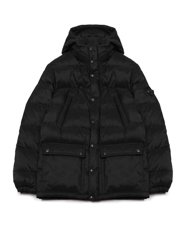 프라다 [명품] 프라다 삼각 로고 다운 후드 패딩 자켓 SGH589 106O F0002 BLACK 착용컷