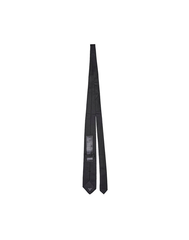 프라다 [중고명품] 프라다 블랙 리나일론 삼각 로고 개버딘 넥타이 BLACK 착용컷