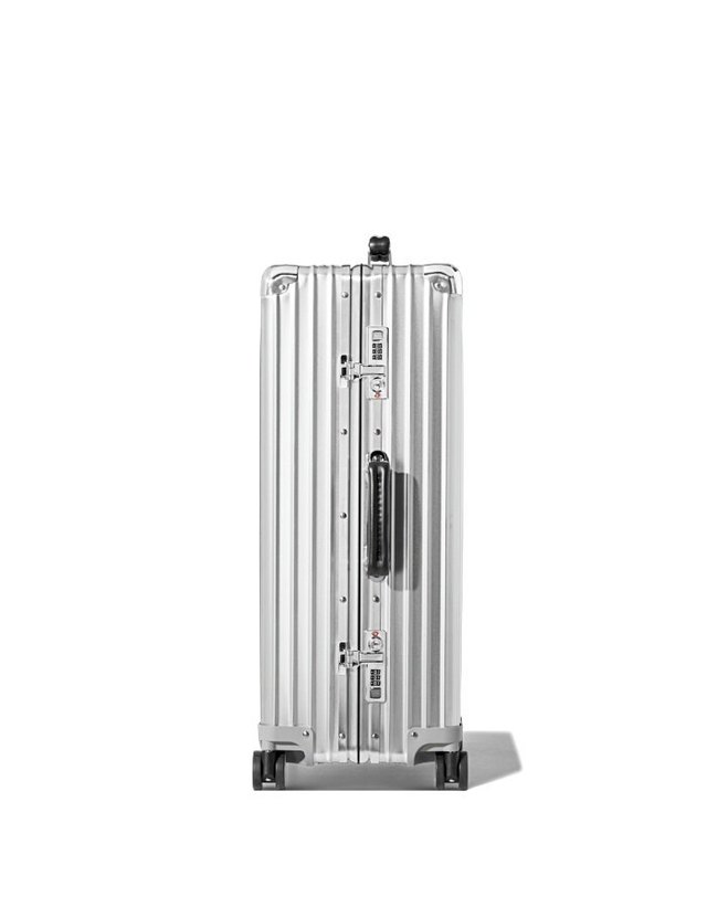 리모와 [명품] 리모와 캐리어 RIMOWA 체크인 미디움 클래식 RIMOWA 97363 밝은 그레이 착용컷