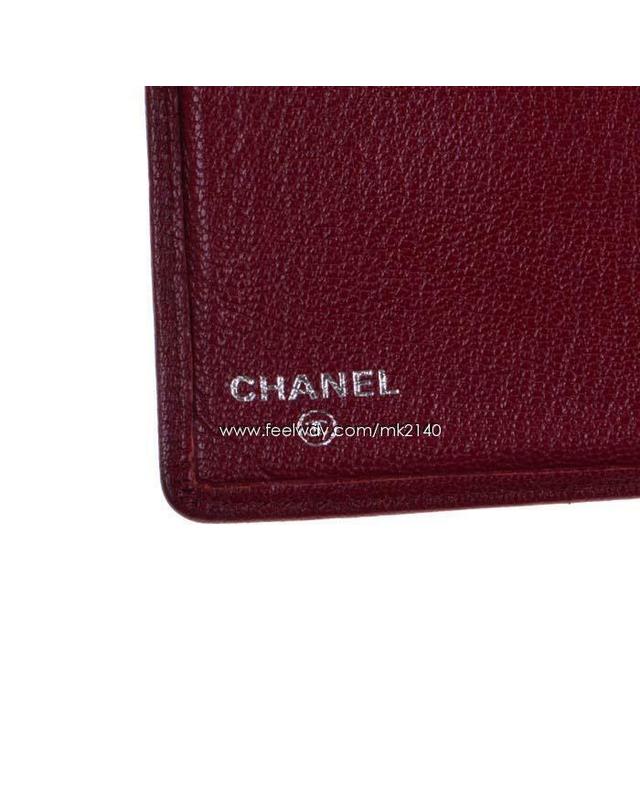 샤넬 [중고명품] [중고명품] CHANEL 샤넬 버건디 장지갑 BLACK 착용컷
