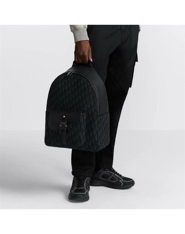 크리스찬디올 크리스찬 디올 [명품] 디올 Saddle 지퍼 백팩 1ADBA212YKS_H03E 카키 착용컷