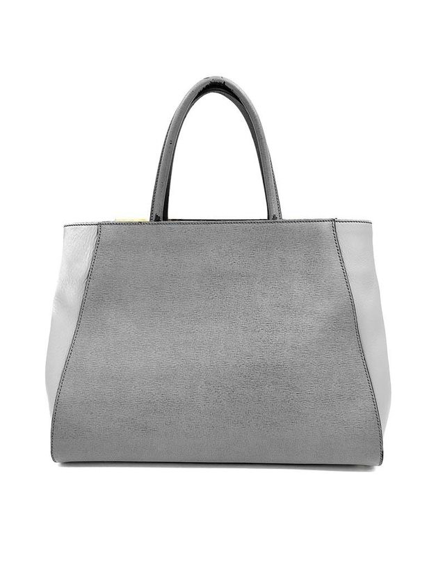 펜디 [중고명품] [중고] 펜디 투쥬르 미듐 8BH250 528240215 528240 215 BLACK 착용컷