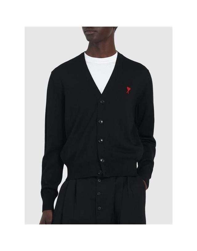 아미 [명품] 25SS 아미 스몰 하트 로고 울 가디건 블랙 BFHKC111 KN0025 001 BLACK 착용컷
