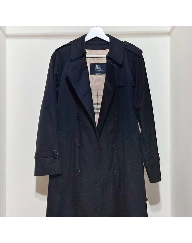 버버리 키즈 버버리 [중고명품] [중고명품] 버버리 더블 브레스티드 트렌치코트 L118943 네이비 착용컷