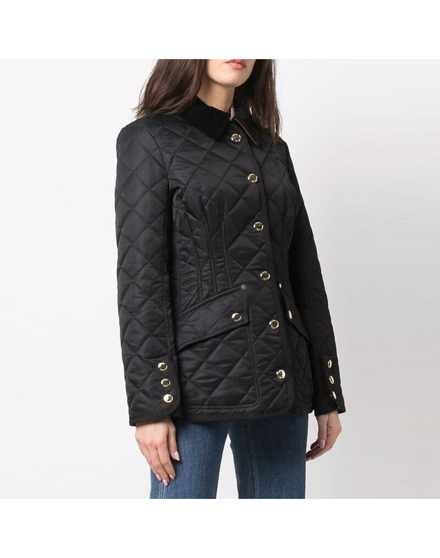 버버리 [명품]버버리 22FW 코듀로이 다이아몬드 퀄팅 카라 자켓 블랙 8051724 8051724 BLACK 착용컷