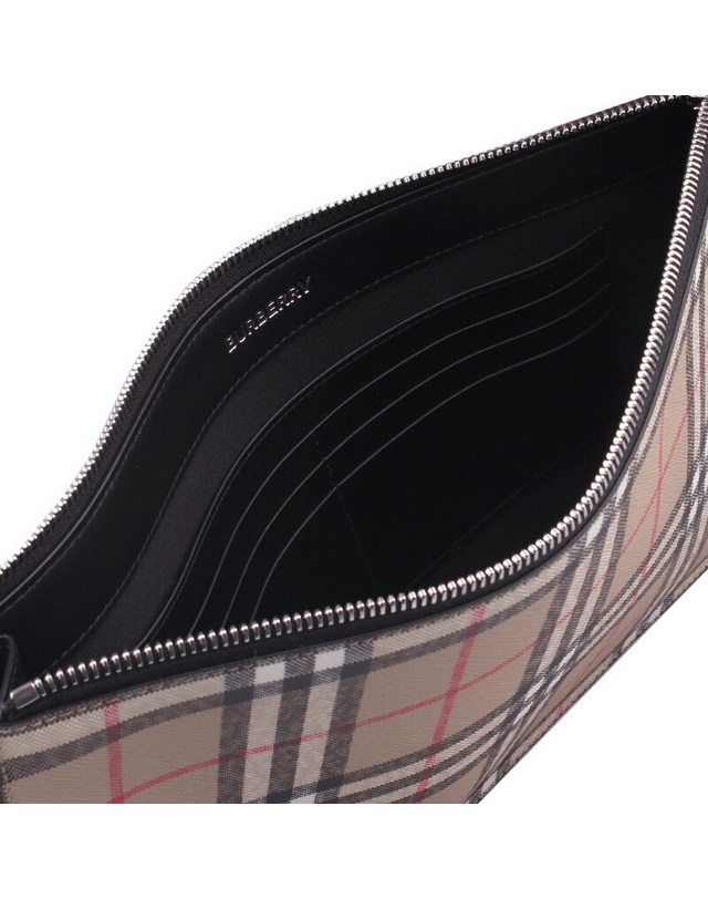 버버리 [명품]BURBERRY 빈티지 체크 E 캔버스 클러치 8065629 8065629 밝은 브라운 착용컷