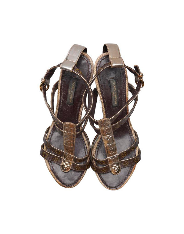 루이비통 [중고명품] [중고명품] 루이비통 225mm 브라운 카프스킨 모노그램 여성 웨지 힐 BLACK 착용컷
