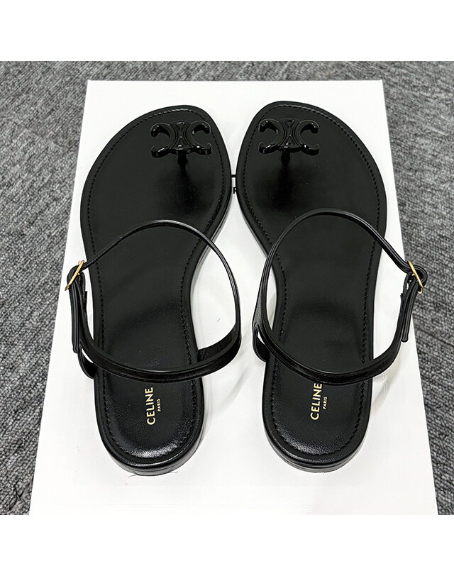 셀린느 [명품] 26FW 셀린느 베이 트리옹프 통 스트랩 샌들 블랙 366485276C 38NO 네이비 착용컷