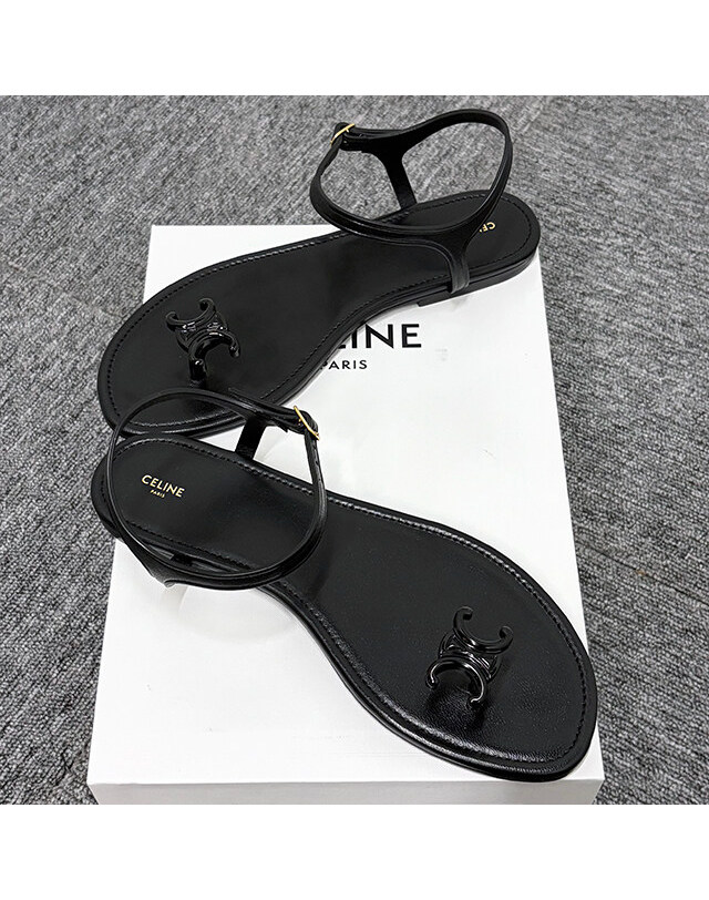 셀린느 [명품] 26FW 셀린느 베이 트리옹프 통 스트랩 샌들 블랙 366485276C 38NO 네이비 착용컷