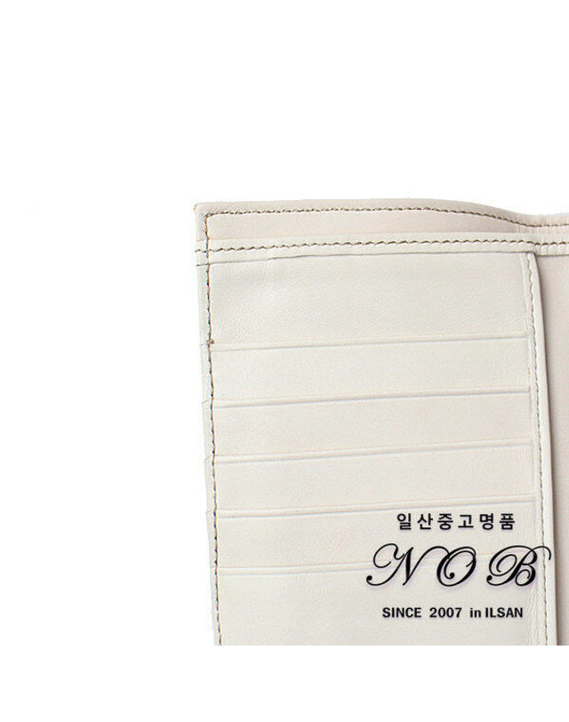 미우미우 [중고명품] [중고] 미우미우 페이던트 여성장지갑 9663 130752 9 7 14762245 BLACK 착용컷