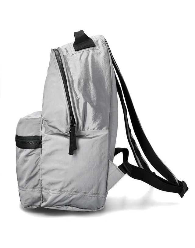 스톤아일랜드 키즈 스톤아일랜드 [명품] 26SS 스톤아일랜드 로고 패치 백팩 L1S159200010 S0251 V0061 네이비 착용컷