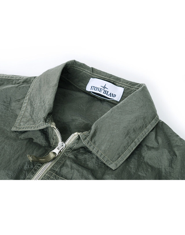 스톤아일랜드 키즈 스톤아일랜드 [명품] 25FW 스톤 나일론메탈 오버셔츠 카키그린 K2S151200031 S0019 V0054 착용컷