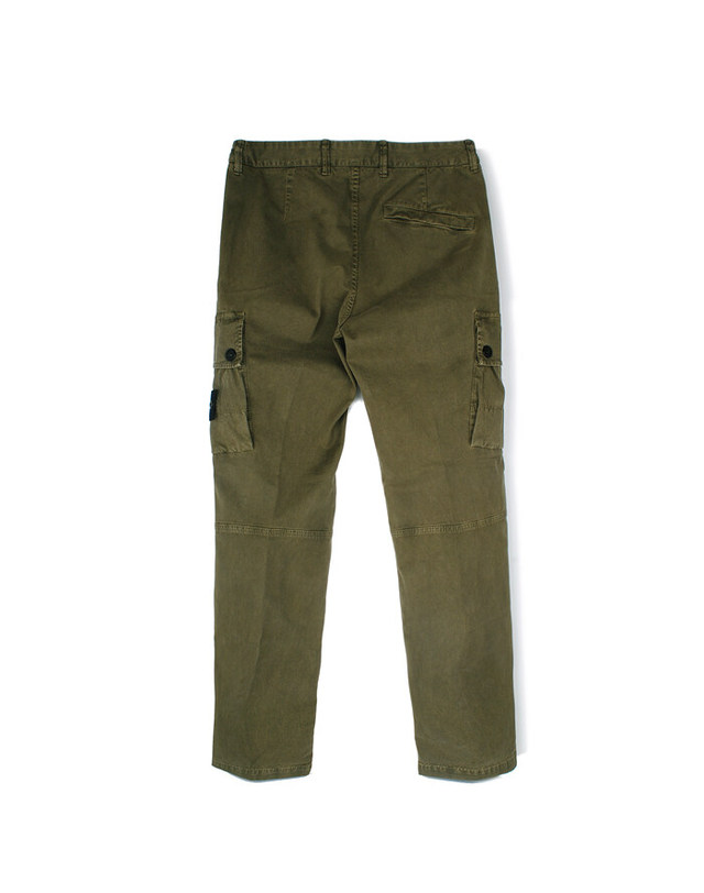 스톤아일랜드 키즈 스톤아일랜드 [명품] 25FW 스톤 와펜 슬림핏 카고바지 카키 K2S153100034 S00L1 V0154 착용컷