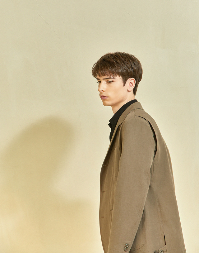 소루 [Solew] Workwear Jacket_Khaki 착용컷
