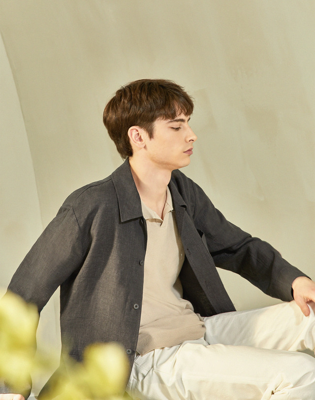 소루 [Solew] Linen Chore Modified Jacket_Charcoal 착용컷