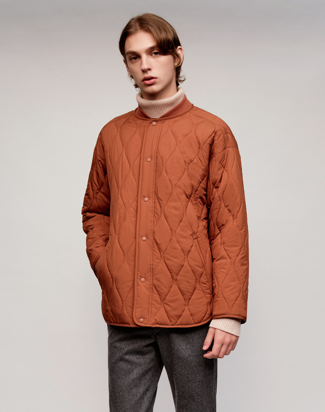 소루 [Solew] Varsity Neck Quilting Jumper_Dark Orange (바시티넥 퀼팅 점퍼_다크오렌지) 착용컷