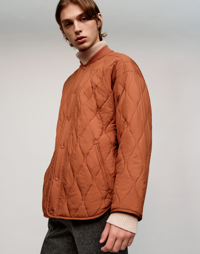 소루 [Solew] Varsity Neck Quilting Jumper_Dark Orange (바시티넥 퀼팅 점퍼_다크오렌지) 착용컷