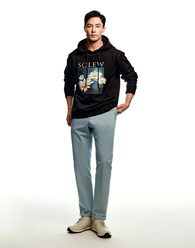 소루 [Solew] Bio Washing Tapered Chino Pants_Greyish Blue 착용컷