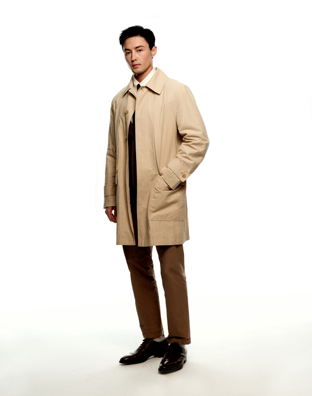 소루 [Solew] Linen Mac Trench Coat_Beige 착용컷