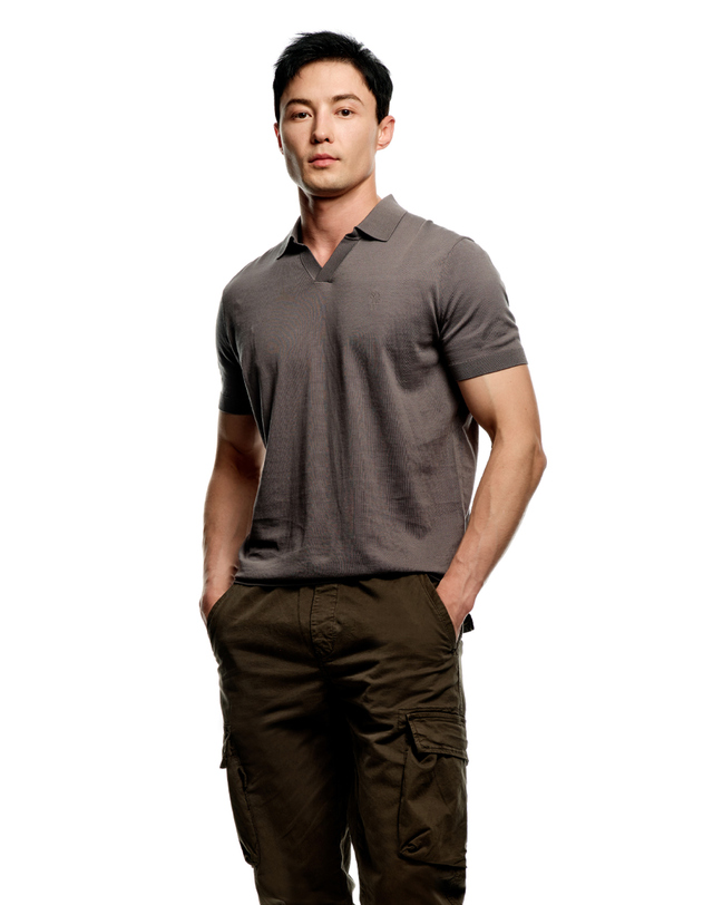 소루 [Solew] Polo Open Collar Short Sleeve Knit_Dark Grey 착용컷