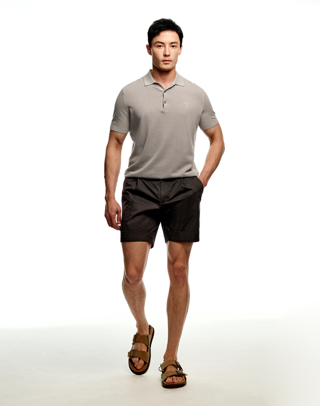 소루 [Solew] Cotton One-tuck Short_Dark Grey 카키 착용컷