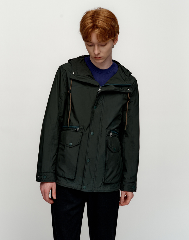 소루 [Solew] Anorak Hooded Windbreaker_Green 그린 착용컷