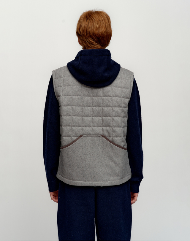 소루 [Solew] Square Quilting Wool Vest_Grey 그레이 착용컷