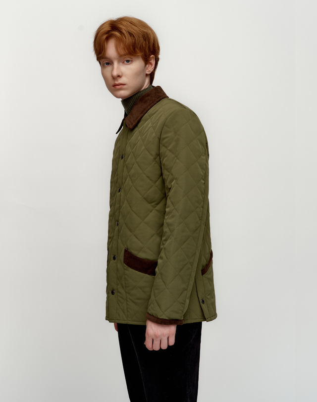 소루 [Solew] Corduroy Quilting Jumper_Khaki 카키 착용컷